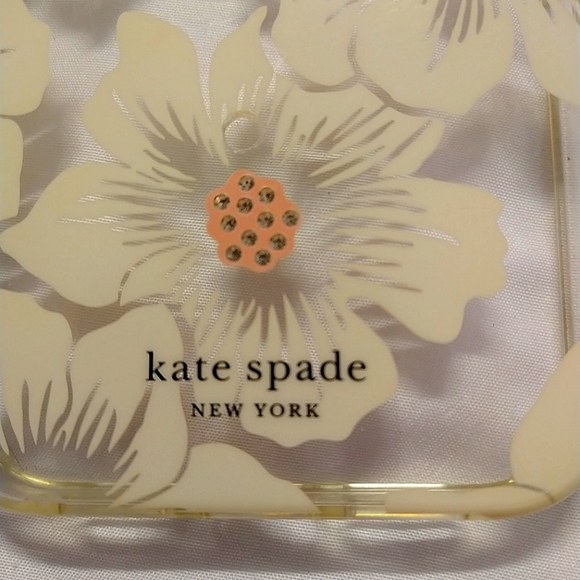Kate Spade New York Hardshell iPhone 13 Case MagSafe - Hollyhock Floral print - Picture 3 of 4